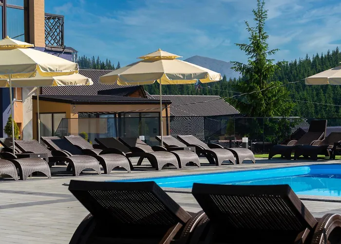Summit Hotel *