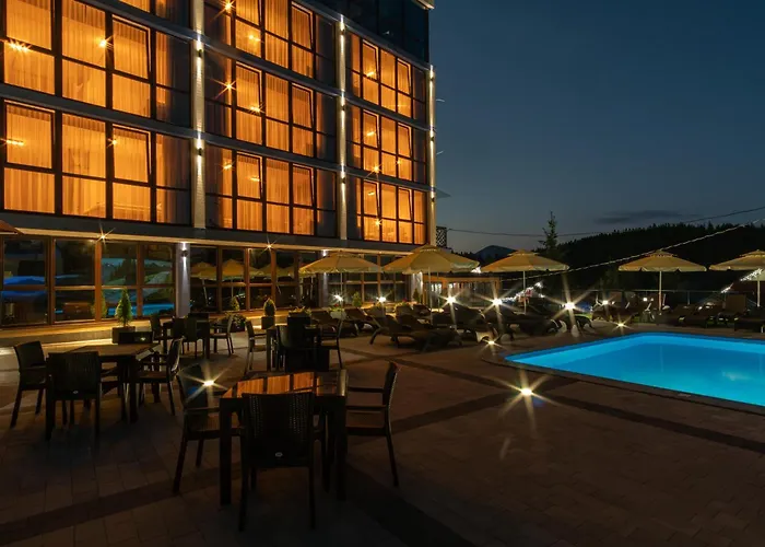 Hotel Summit