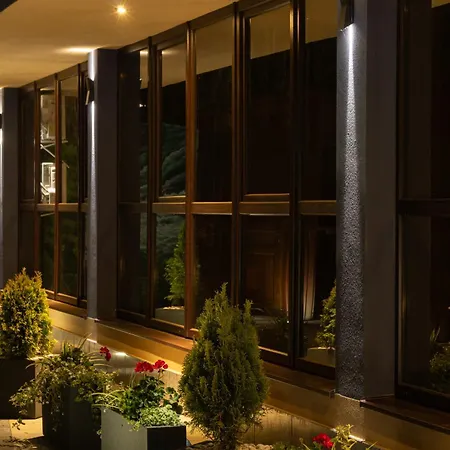 Summit Hotell *